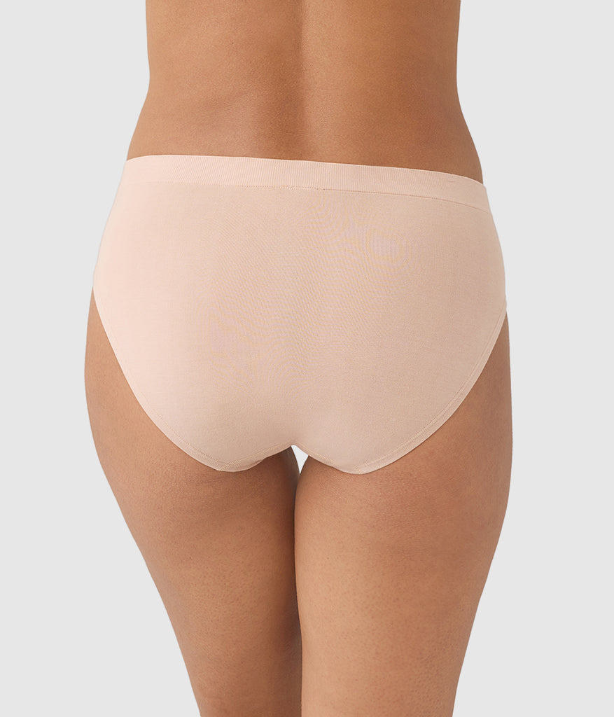 Wacoal B-Smooth® Natural Hi-Cut - Roebuck