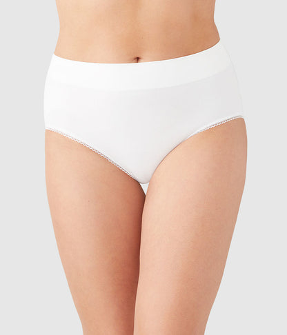 Wacoal Feeling Flexible Brief - White