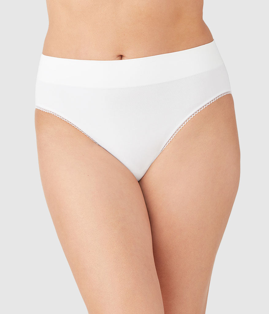 Wacoal Feeling Flexible Hi-Cut - White