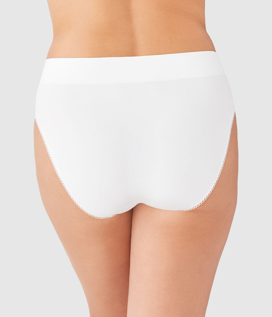 Wacoal Feeling Flexible Hi-Cut - White
