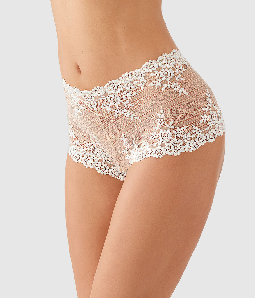 Wacoal Embrace Lace® Boyshort - Sand/Ivory