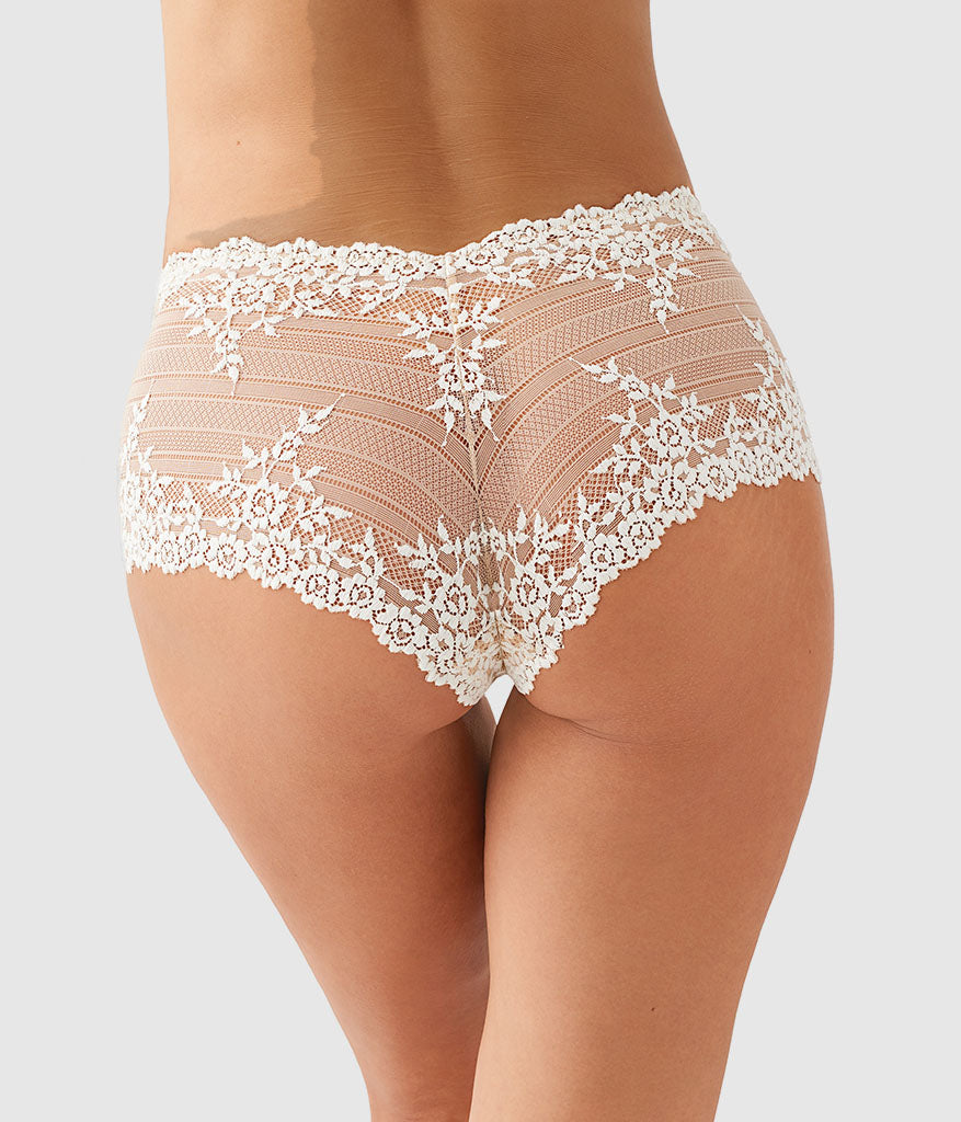 Wacoal Embrace Lace® Boyshort - Sand/Ivory