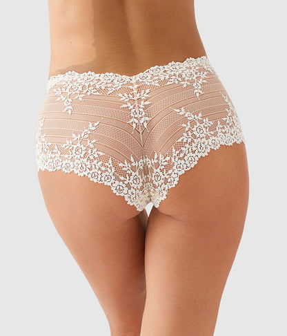 Wacoal Embrace Lace® Boyshort - Sand/Ivory